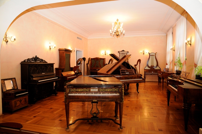 Muzeum Instrumentów Muzycznych w Poznaniu  - zbliżenie