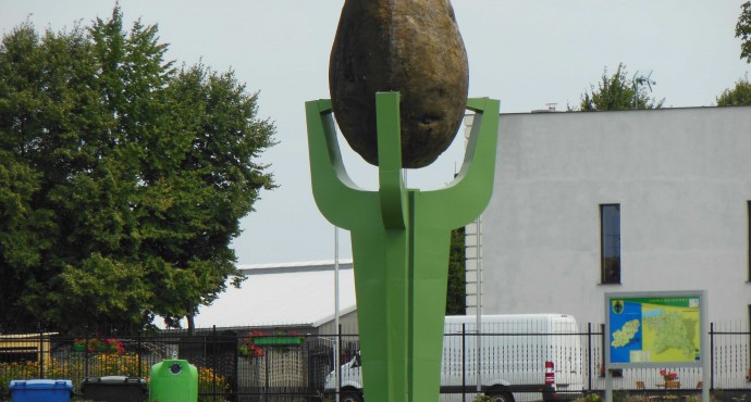  Pomnik Ziemniaka w Biesiekierzu - zbliżenie