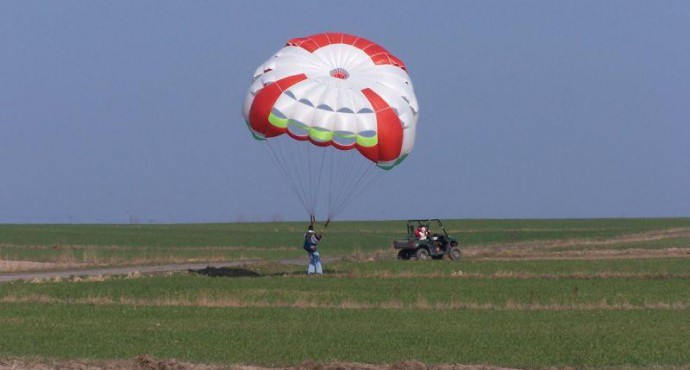  Extreme Sports - parasailing  - zbliżenie