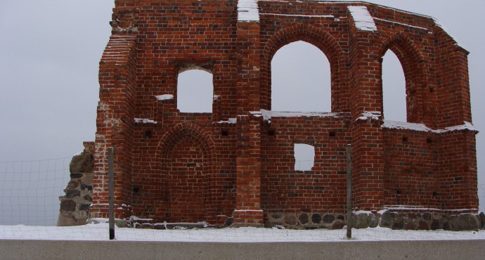 Ruiny kościoła w Trzęsaczu - galeria